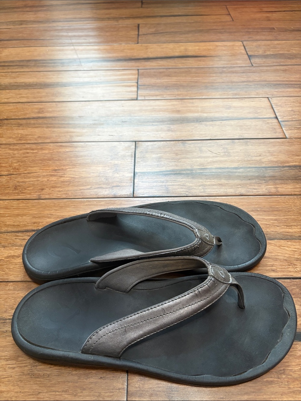 Olukai Ohana Women’s Size 10 Flip Flops Sandals Gray Black Thong Summer - Picture 7 of 12